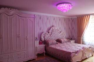 Гостевой дом Hasanovs Villa Баку Трехместный номер-1