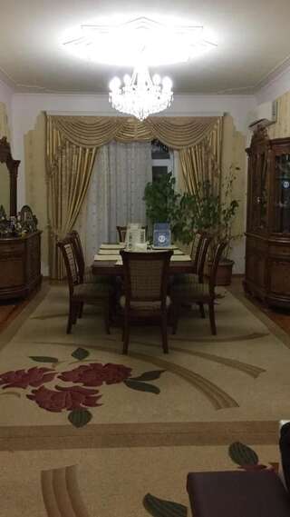 Гостевой дом Hasanovs Villa Баку Трехместный номер-13