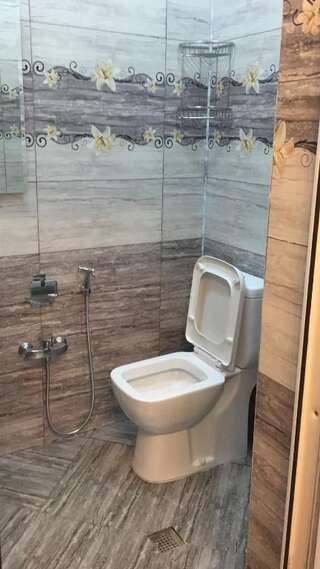 Гостевой дом Hasanovs Villa Баку Трехместный номер-32