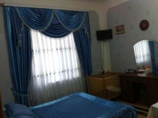 Гостевой дом Hasanovs Villa Баку Трехместный номер-44